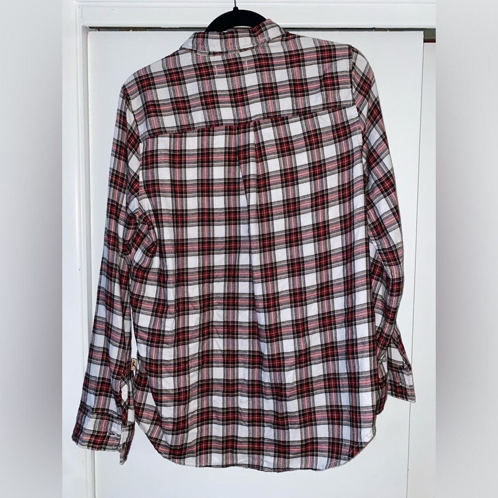 Hollister Co. Women’s Boyfriend Button-Up Flannel.